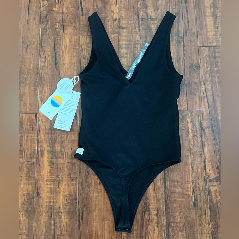 Vuori Halo Bodysuit - Picture 1 of 10